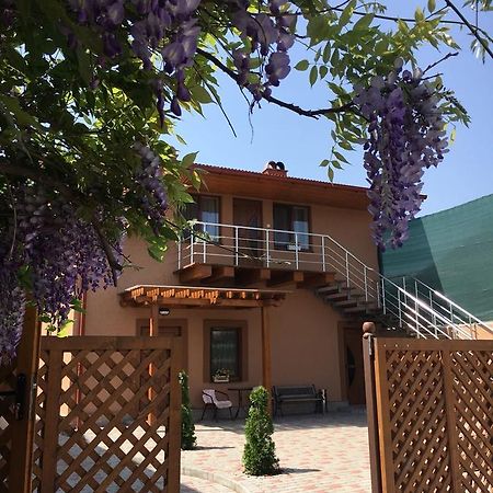 הוילה ברהובה Holiday House מראה חיצוני תמונה